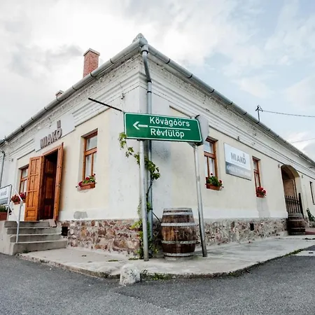Panzió Mi A Kő
