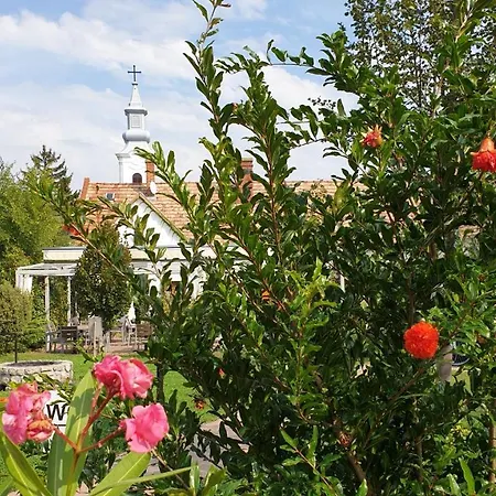 Mi A Kő Bed and breakfast 3*